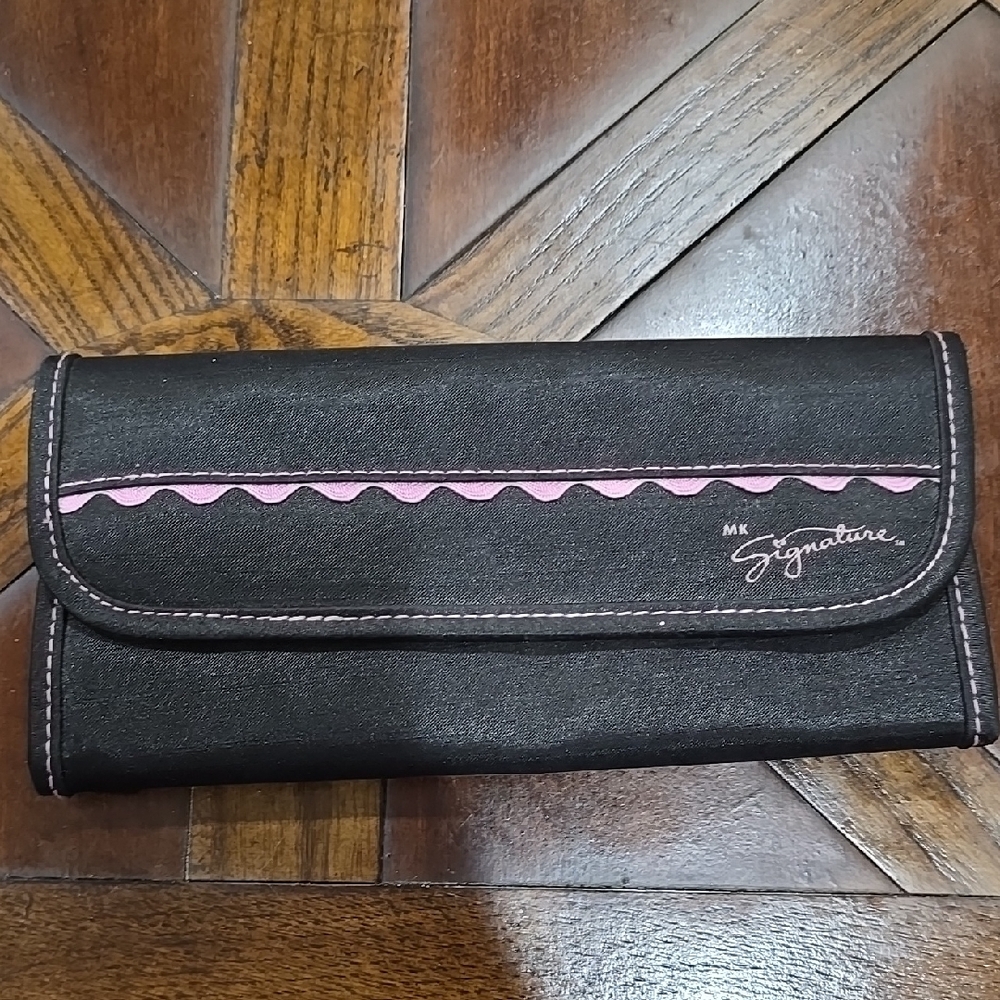 Mary Kay Signature Black and Pink Women's Clutch